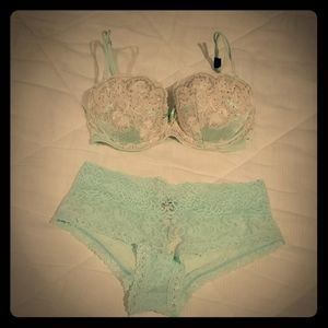 Lace Bra and Panty Set
